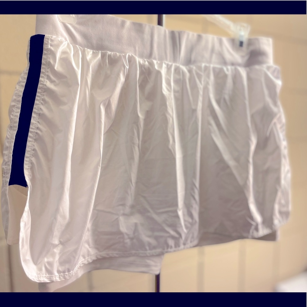 Heroine Sport Women’s Skorts Size Medium